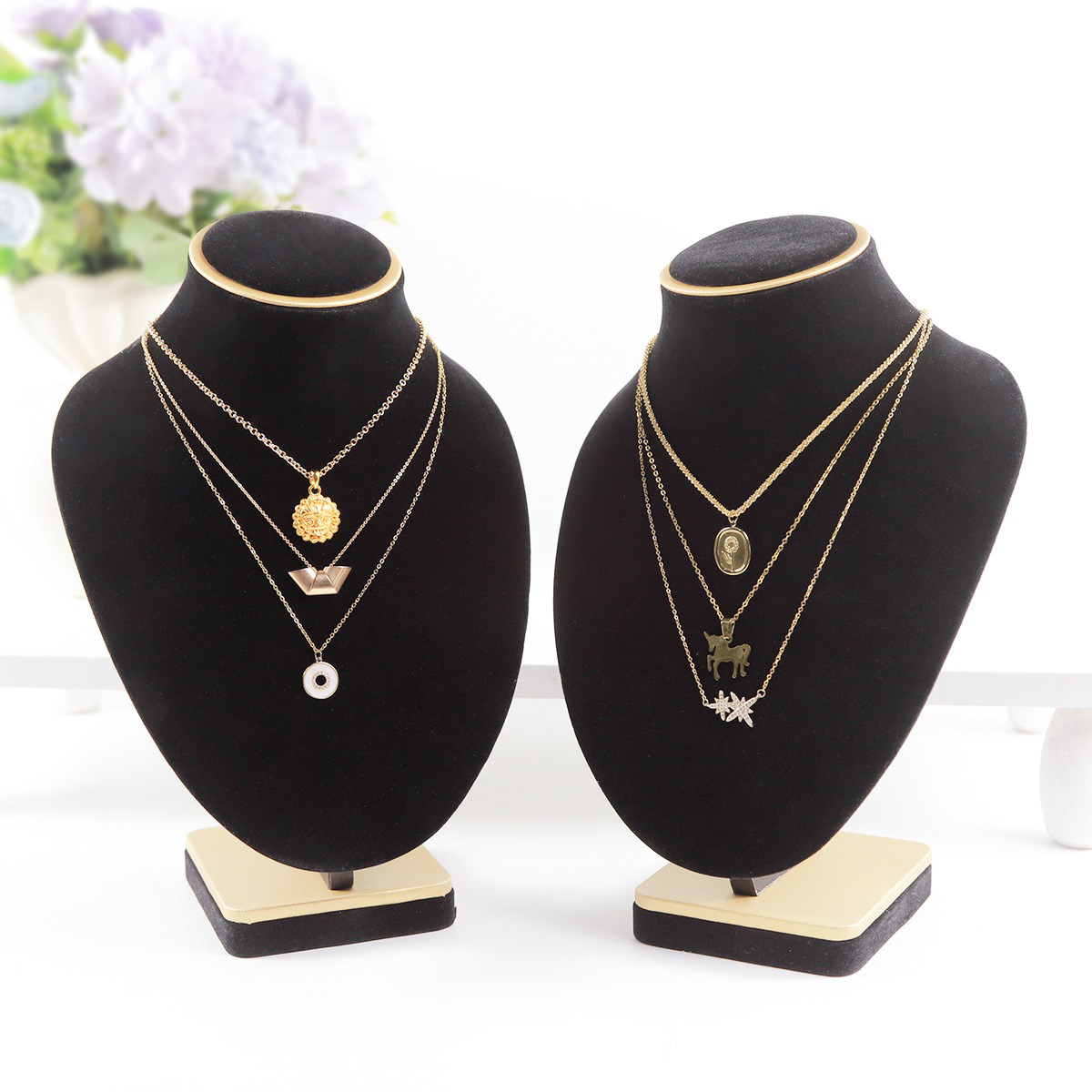 黒ベルベット製ジュエリーバスト、リアルな積み重ね可能なネック - Body Jewelry Stores のレビューと価格