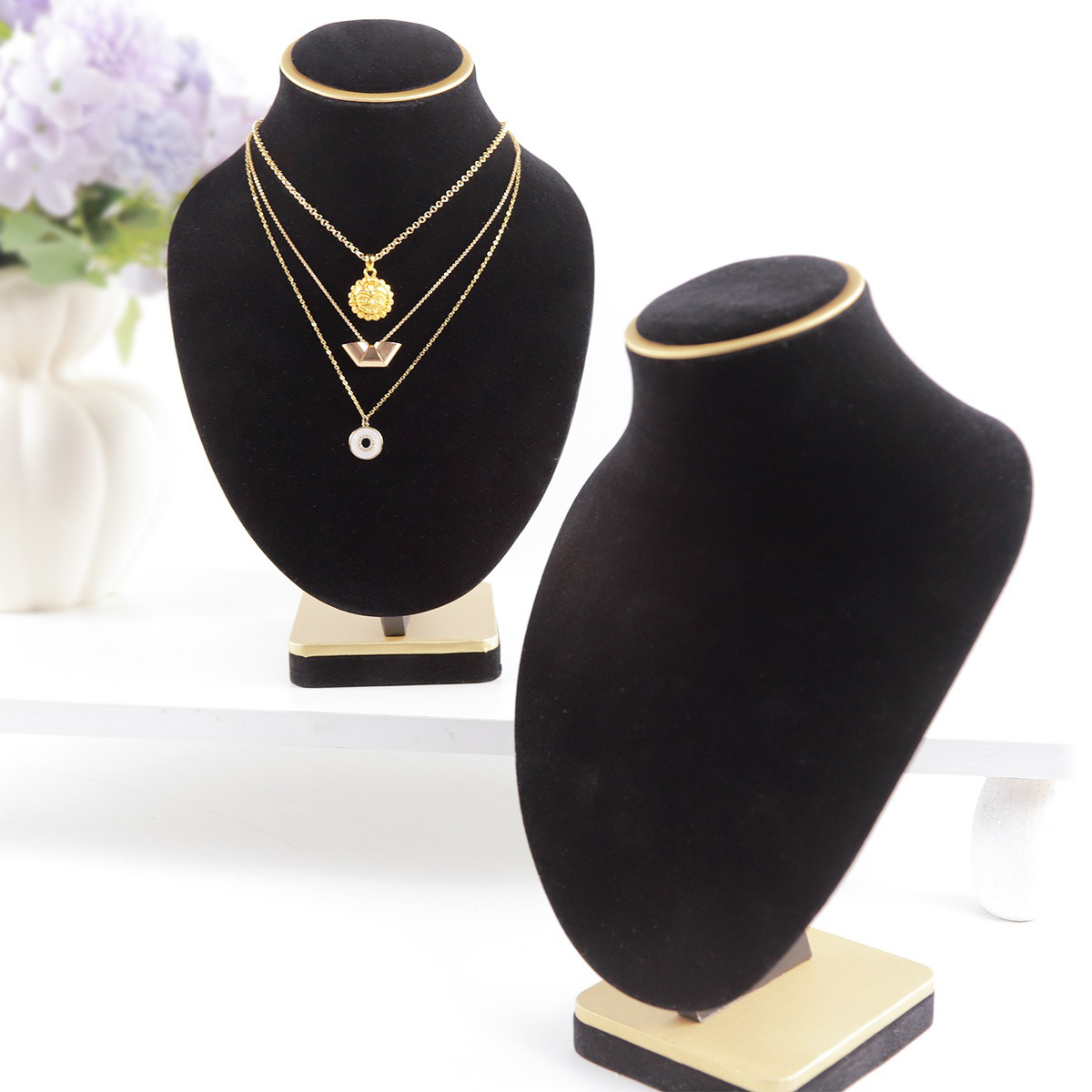 黒ベルベット製ジュエリーバスト、リアルな積み重ね可能なネック - Body Jewelry Stores のレビューと価格