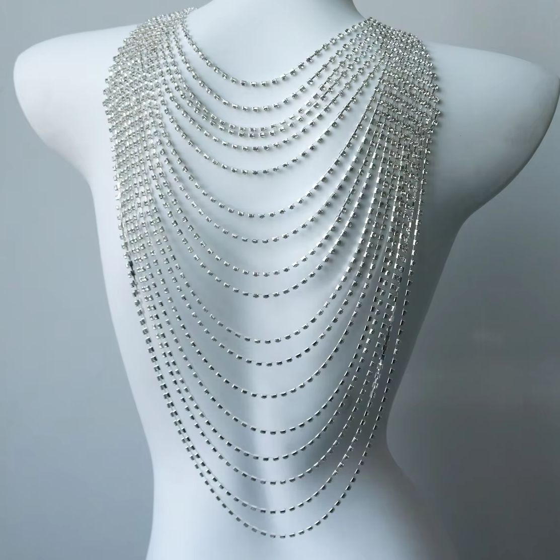 宴会用のおしゃれな多層ボディチェーン — 絶妙でセクシーなラ - Body Jewelry Back のレビューと価格