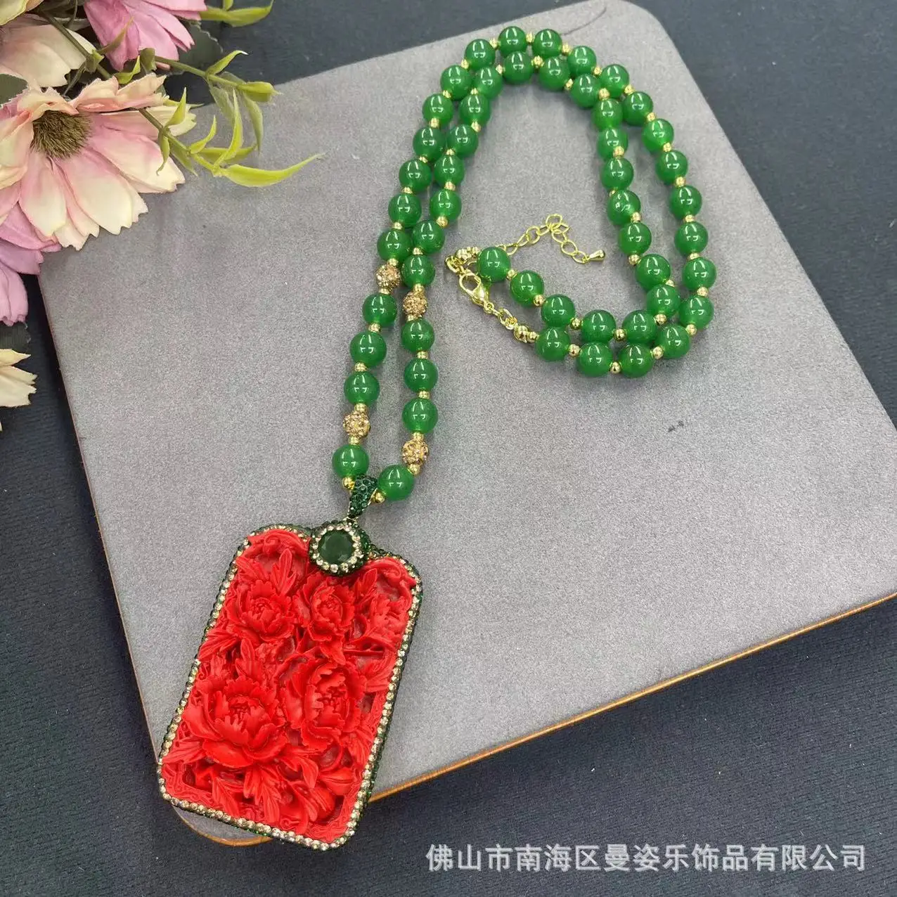 赤い牡丹の花の石のチェーン,空の瑪瑙のボディストーン,セータ - Body Jewelry Brands のレビューと価格
