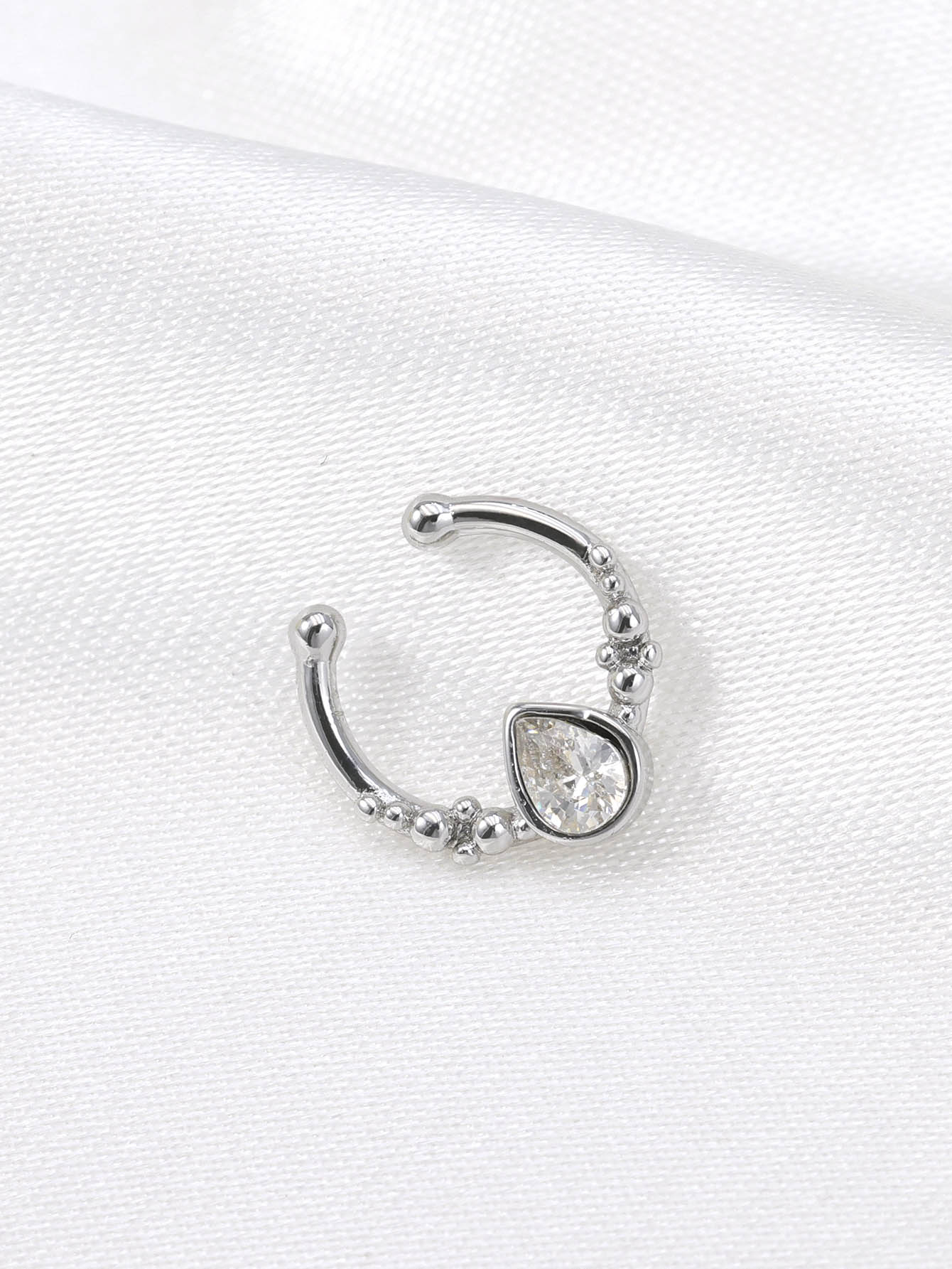 ステンレス鋼ホースシューウォータードロップノーズリング女性用 - Body Jewelry Nose Ring のレビューと価格